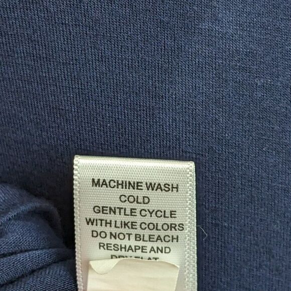 CABLE & GAUGE Cold Shoulder Short Sleeve Knit Top, Navy with White Trim, Size L - Picture 5 of 6